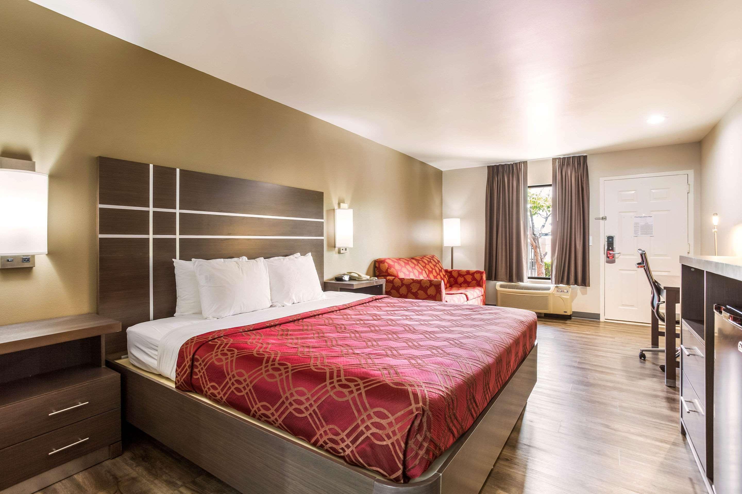 Econo Lodge Inn & Suites Murfreesboro Εξωτερικό φωτογραφία