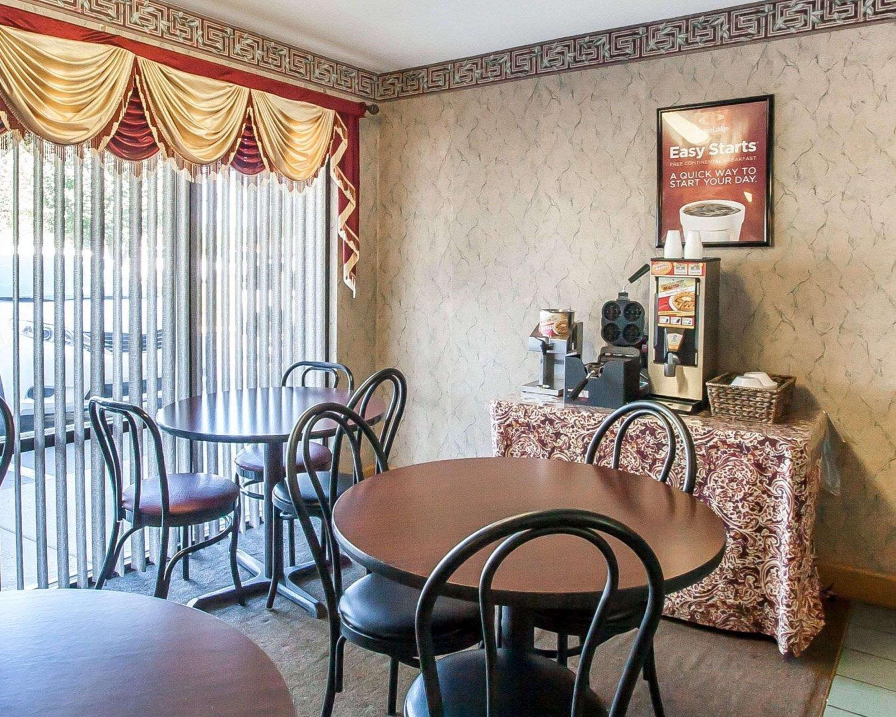 Econo Lodge Inn & Suites Murfreesboro Εξωτερικό φωτογραφία